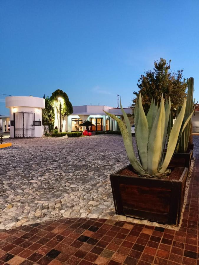 Hotel Mina Real Cedral Buitenkant foto