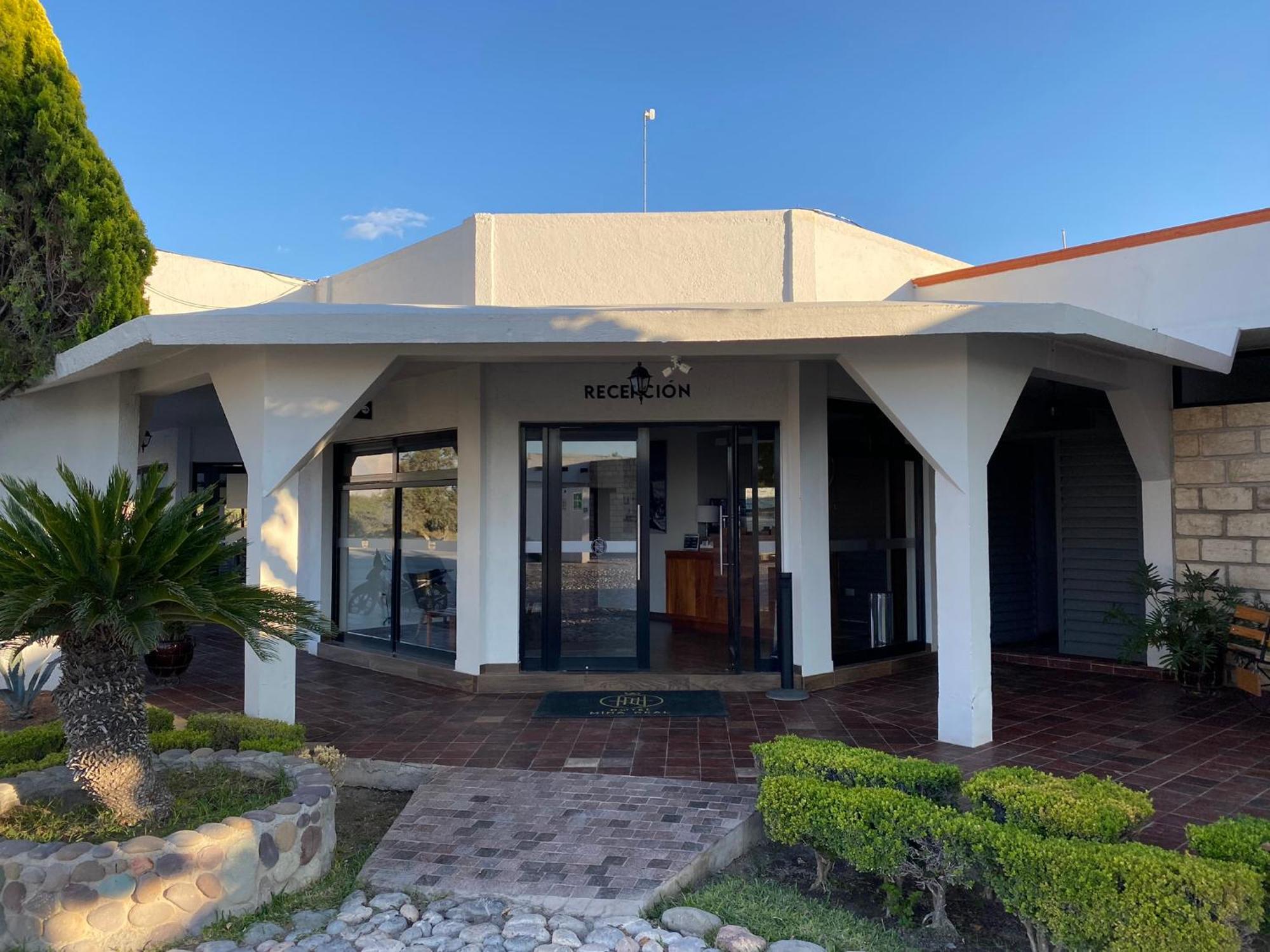Hotel Mina Real Cedral Buitenkant foto